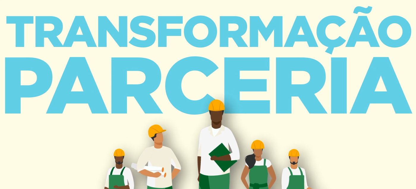 Animação de endomarketing com equipe de capacete e as palavras transformação e parceria